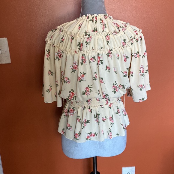 Ruffle top - Picture 2 of 2